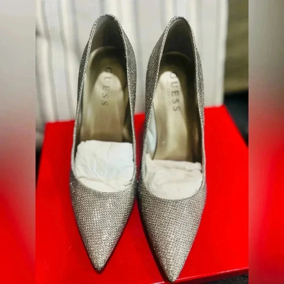 Guess  heels size 5.5 New with box - Picture 3 of 13
